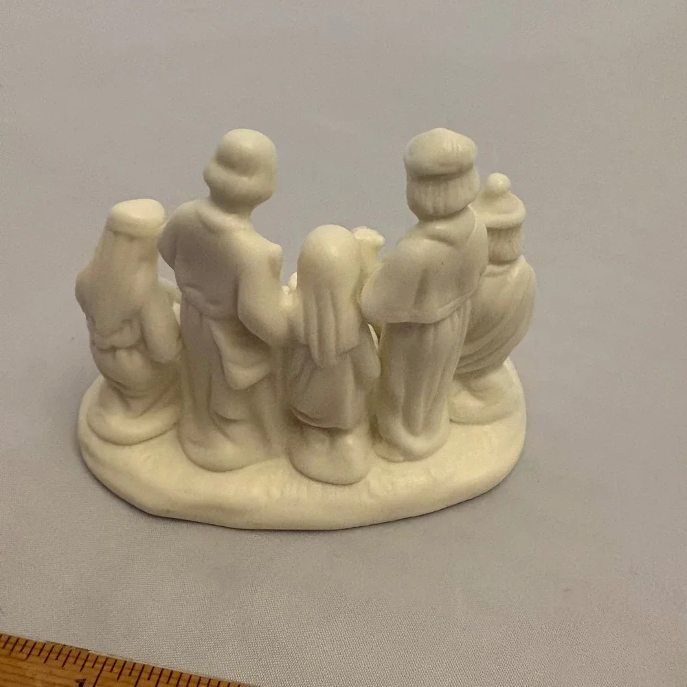 Vintage Nativity Scene Set Holy Family Manger Figurines Jesus Lamb Shepherd 2.5